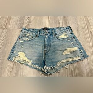 ABERCROMBIE & FITCH Women’s Distressed Denim Shorts. Size 28. EUC.
